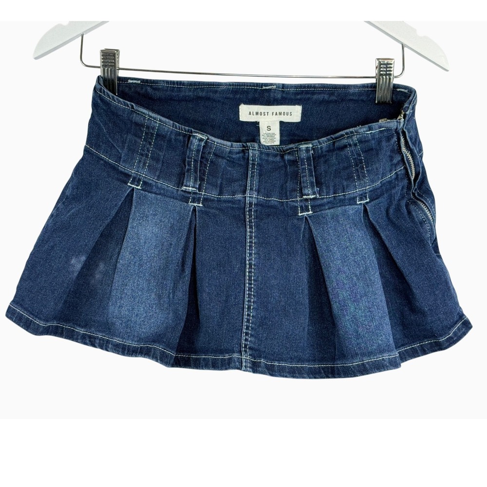 Almost Famous Women's S Dark Wash Denim Pleated Micro Mini Skort Y2K